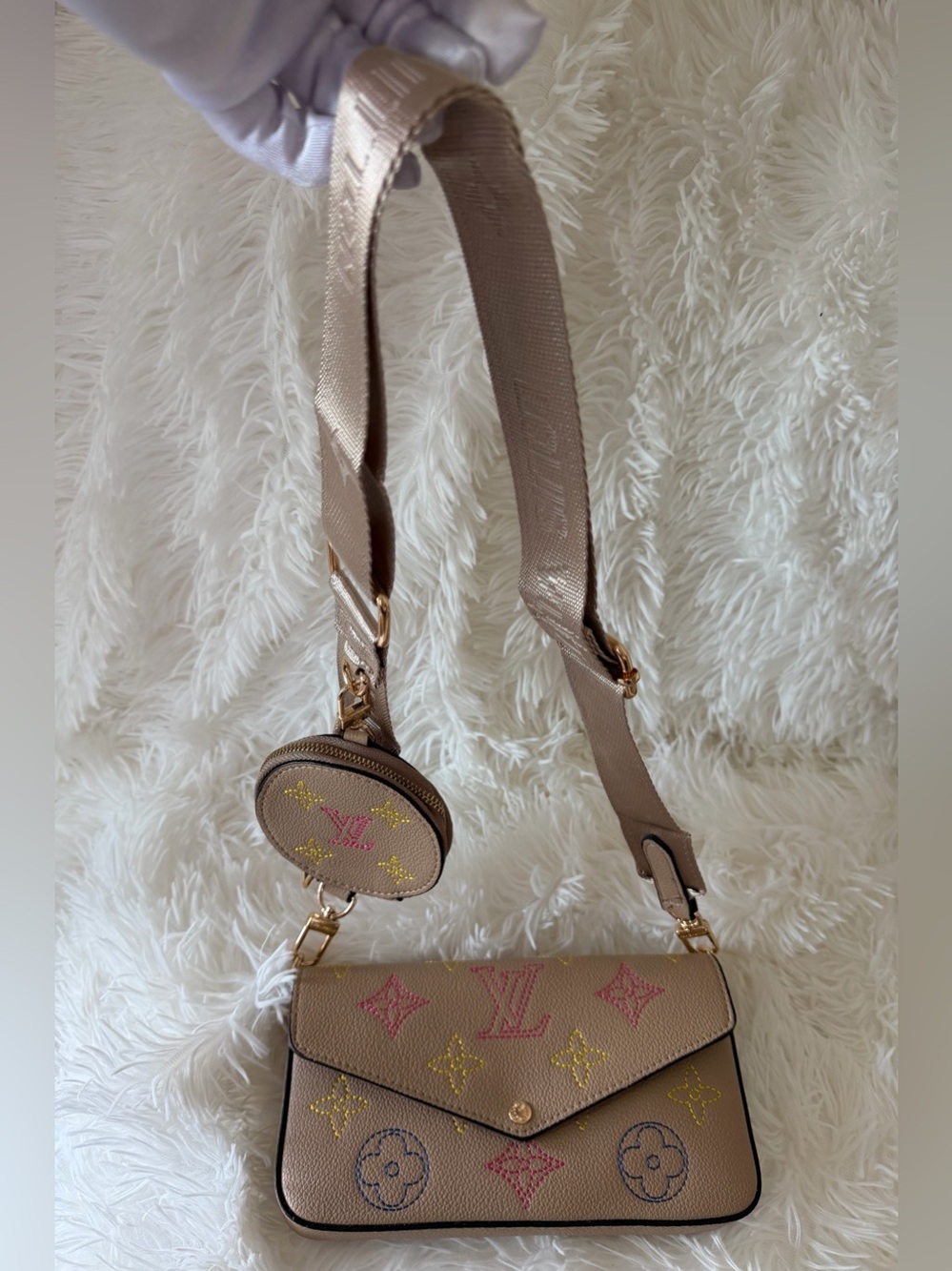 6-Piece Crossbody Bag Set w/ 2 Straps + Box – Complete Gift-Ready Set- Insp. - Picture 6 of 7